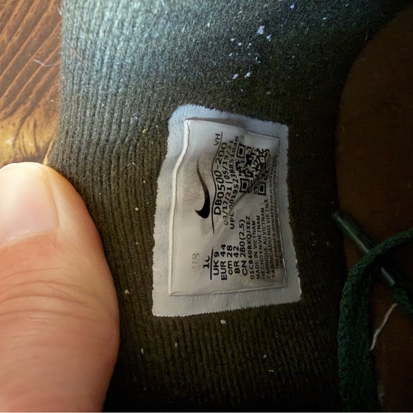 Nike Dunk Low Mens Colorful Sneakers with Green and Purple Accents - Picture 6 of 8